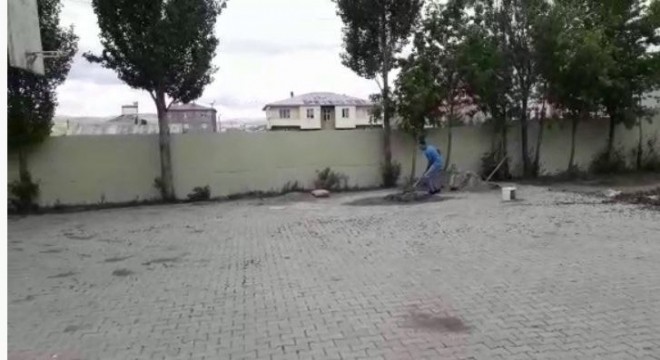 Tekman'da servis şoförlerinden örnek yaklaşım