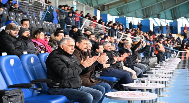 Vali Çiftçi'den Erzurumspor'a tribün desteği