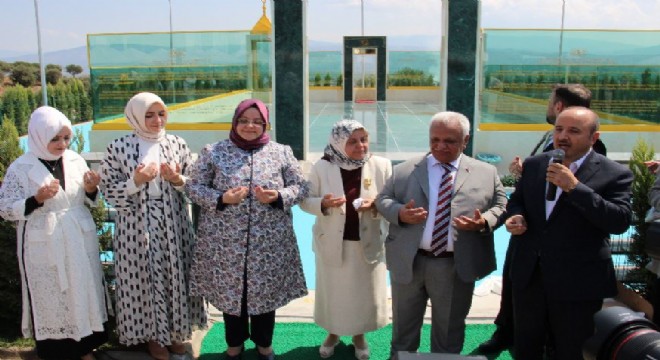 ‘Vatan secde edilen yerdir'