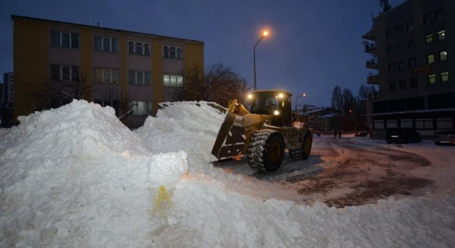 Yakutiye'de kar mesaisi