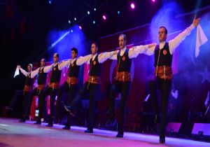 Dadaşlar'dan terörü bayraklı telin 