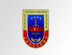 Jandarmadan korsan kitap operasyonu