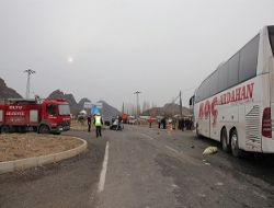 Oltu'da trafik kazası: 2 ölü