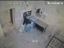 Tuvalet hırsızı kameradan kaçamadı